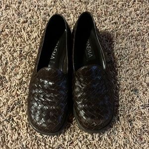 Size 7 leather woven dress shoes